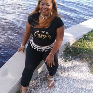 Meet your Posher, Joy